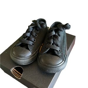 CONVERSE TODDLER CHUCK TAYLOR ALL STAR OX - BLACK MONOCHROME size 4